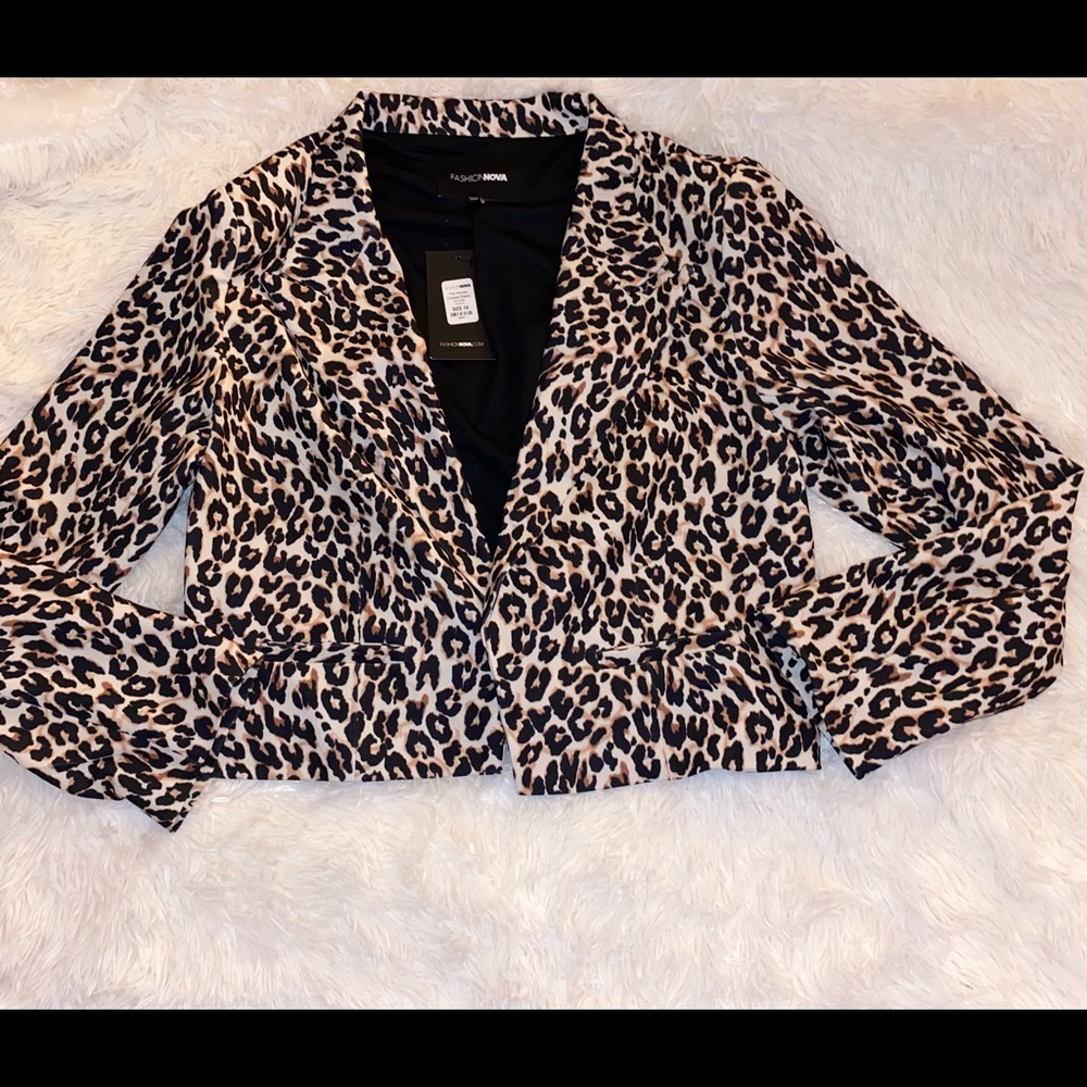 Never Worn!! Boohoo Leopard blazer